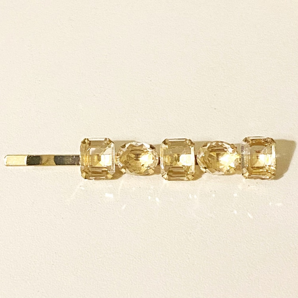Square and oval crystal hair clip